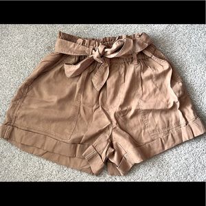 Brand new American Eagle khaki cargo shorts! XS
